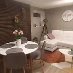 Cozy And Warm Just Like At Home, Free P, Big Terrace 아파트 *
