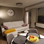 Cozy And Warm Just Like At Home, Free P, Big Terrace 아파트